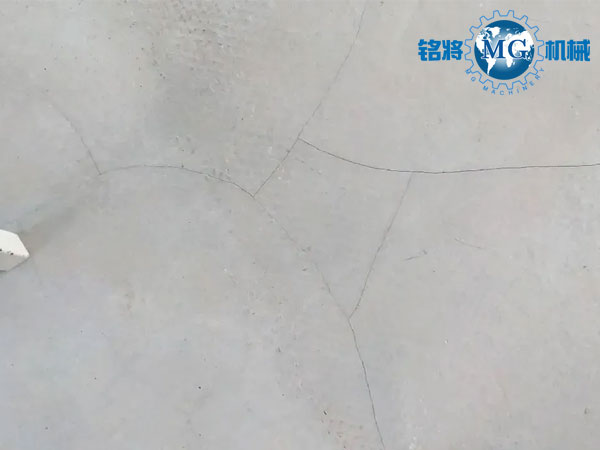都說石膏基自流平抗開裂，可為啥到處開裂？